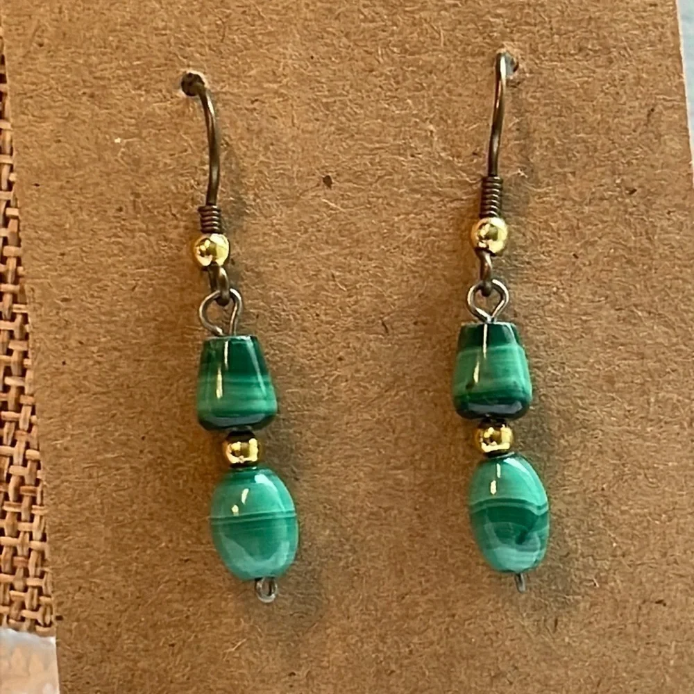 💐5/25 green art glass dangle drop earrings nice quality vintage